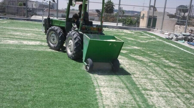 הרכבת דשא סינטטי במגרש ספורט